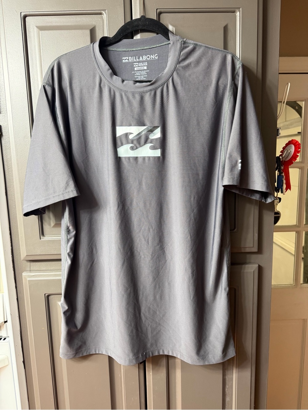 Billabong Men's Gray Performance Swim short-Sleeve Shirt